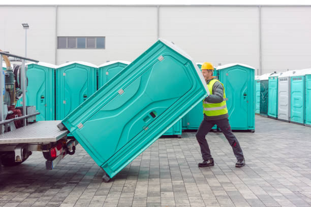 Best Luxury portable toilet rental  in Mukwonago, WI